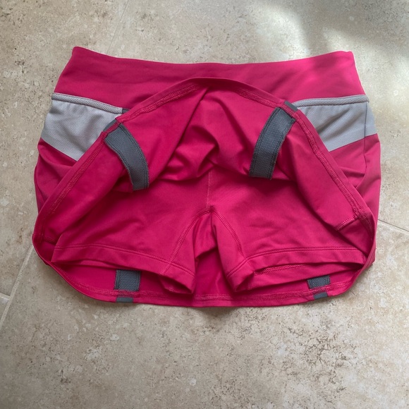 Size Small Nike Tennis Skirt - Picture 2 of 4